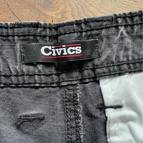 [civics] Black Lightly Distressed Cargo Shorts - Picture 5 of 10